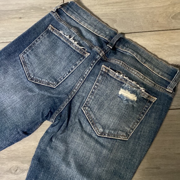 Distressed Jeans Daytrip - Picture 4 of 4